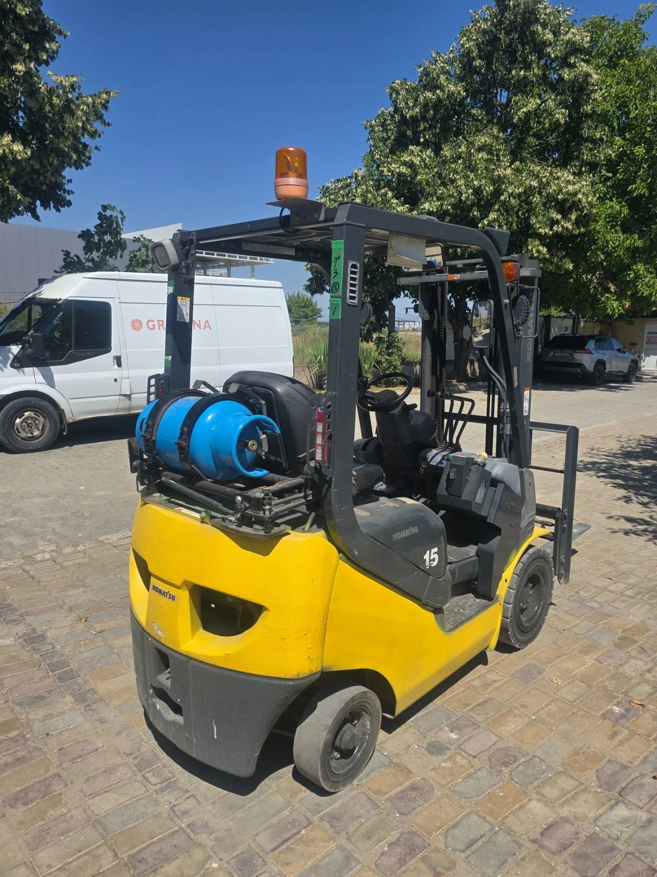 Мотокар Komatsu  Бензин/ LPG , движение на вилиците, 2017г, снимка 6 - Индустриална техника - 55639664