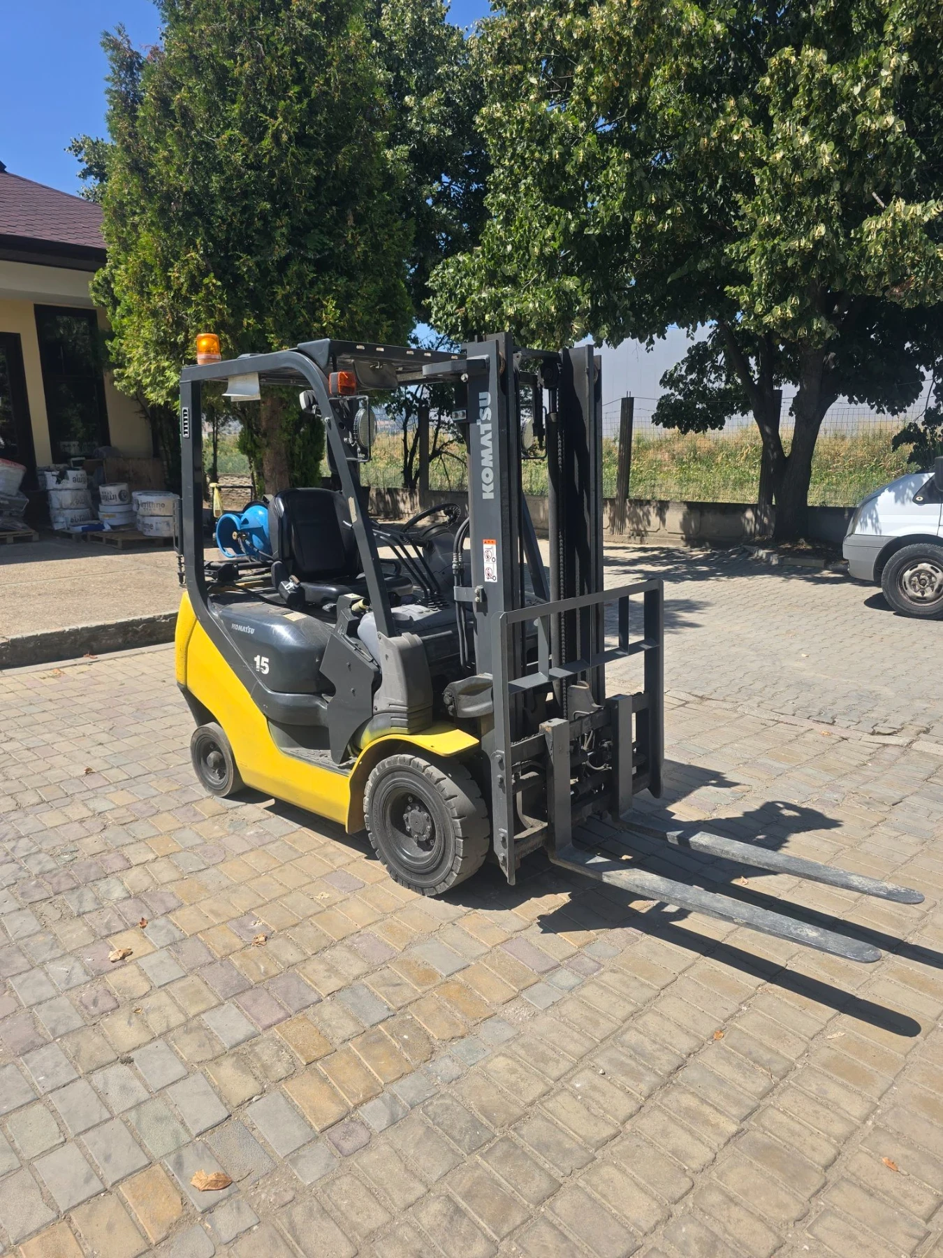 Мотокар Komatsu  Бензин/ LPG , движение на вилиците, 2017г, снимка 3 - Индустриална техника - 55639664