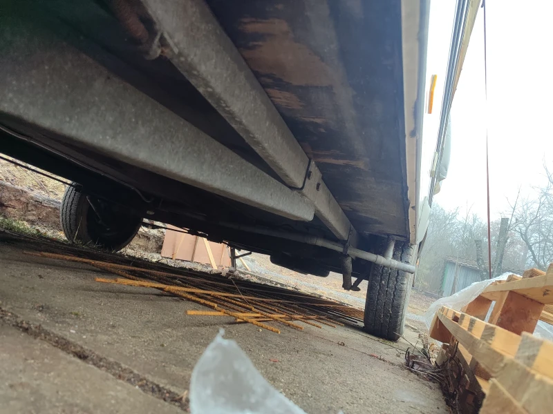 Каравана Avento Royal 495, снимка 4 - Каравани и кемпери - 53423571