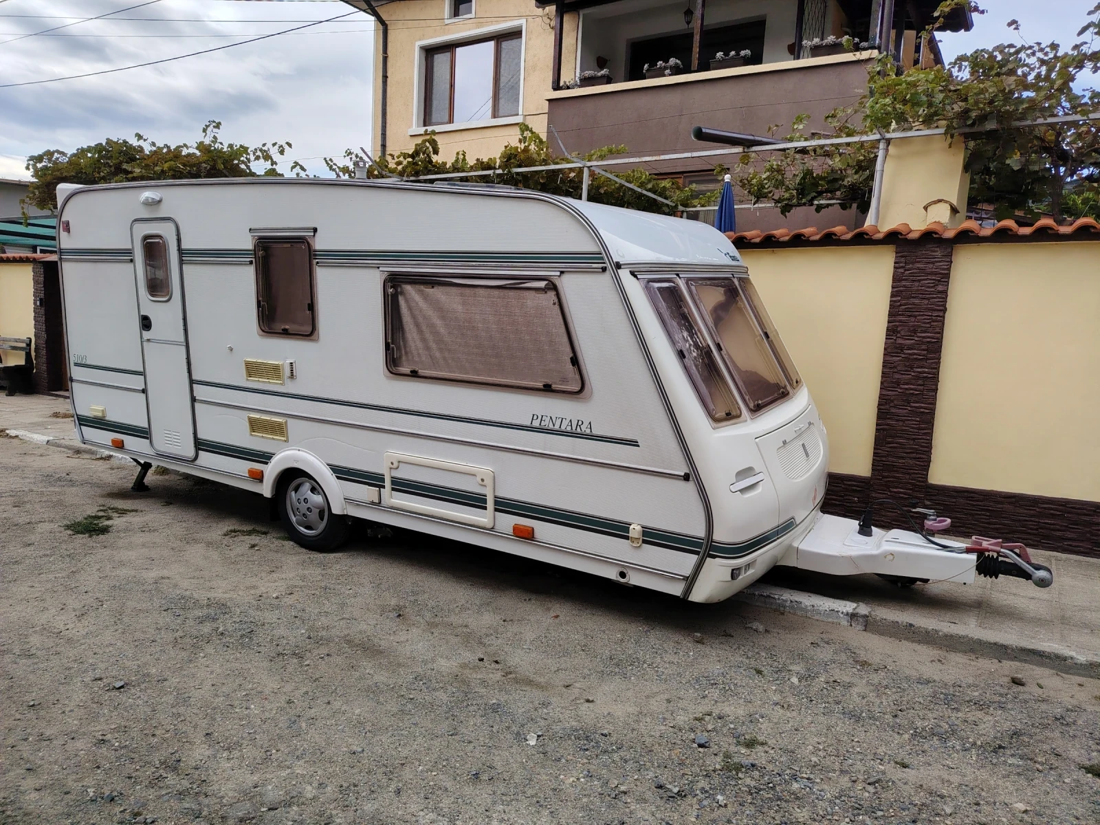 Каравана Adria Compass