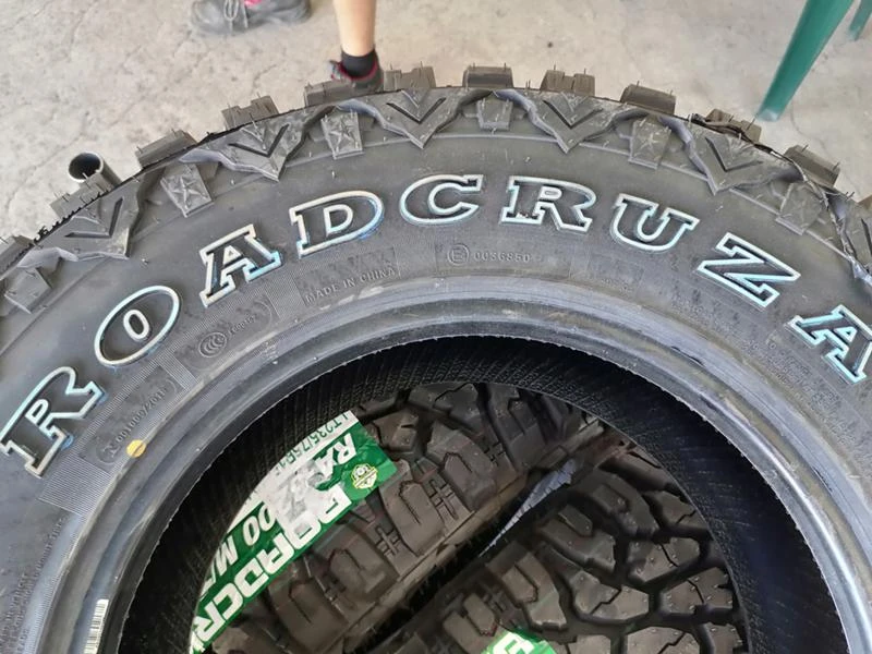 Гуми Всесезонни 235/75R15, снимка 7 - Гуми и джанти - 29888813