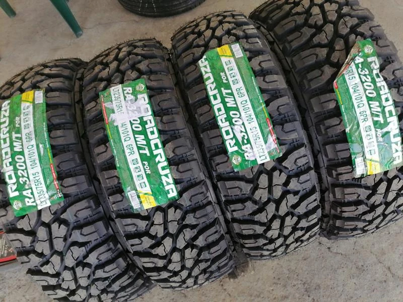 Гуми Всесезонни 235/75R15, снимка 2 - Гуми и джанти - 29888813