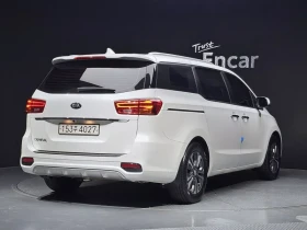 Kia Carnival 4th Gen 9-Seater Luxury, снимка 2