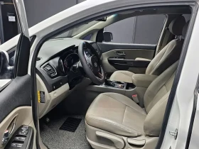 Kia Carnival 4th Gen 9-Seater Luxury, снимка 9