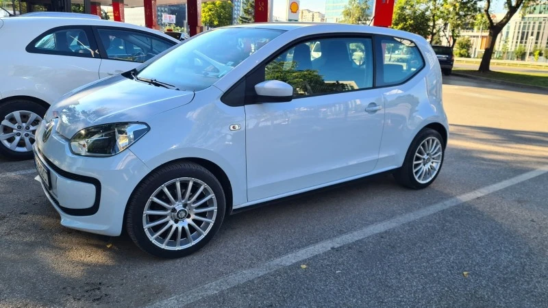 VW Up, снимка 2 - Автомобили и джипове - 47530649