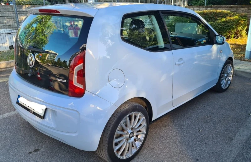 VW Up, снимка 5 - Автомобили и джипове - 47530649