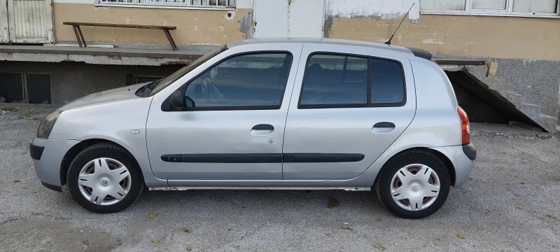 Renault Clio, снимка 2 - Автомобили и джипове - 47569266