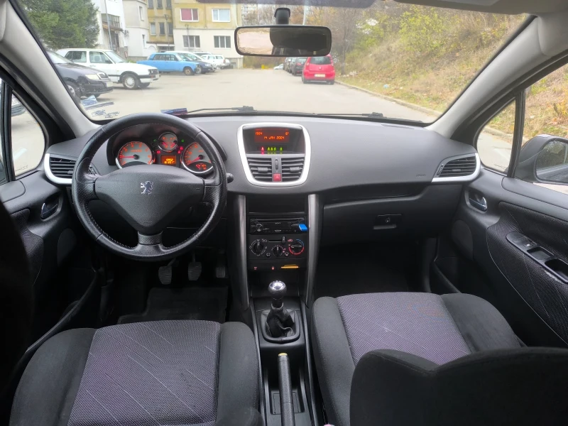 Peugeot 208 1600, снимка 5 - Автомобили и джипове - 48160012