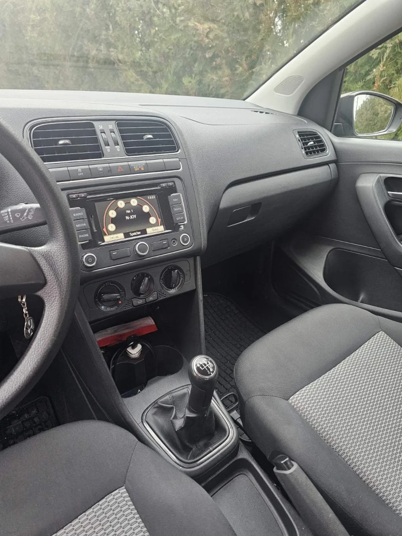 VW Polo 1.6 TDI, снимка 2 - Автомобили и джипове - 48177310