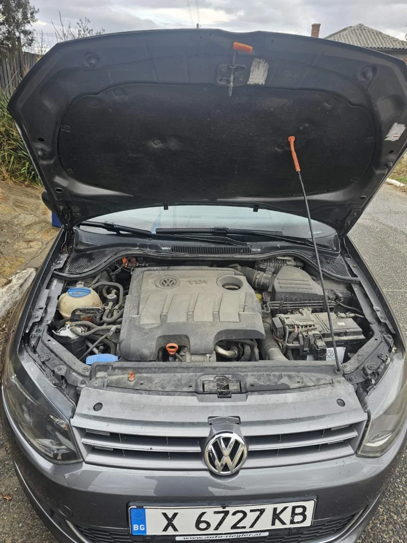 VW Polo 1.6 TDI, снимка 12 - Автомобили и джипове - 48177310