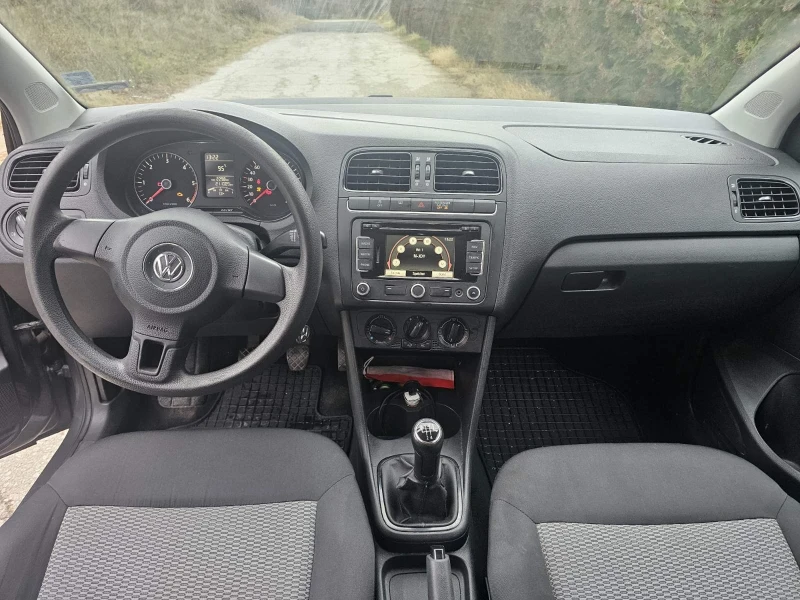 VW Polo 1.6 TDI, снимка 11 - Автомобили и джипове - 48177310