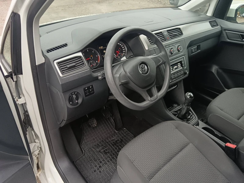 VW Caddy 2.0TDI, снимка 8 - Автомобили и джипове - 48275558