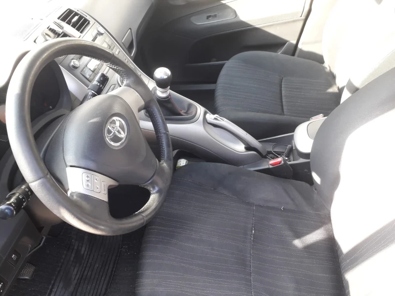 Toyota Auris, снимка 7 - Автомобили и джипове - 48478788