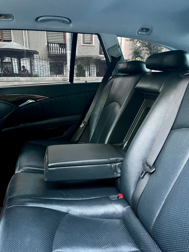 Mercedes-Benz E 320, снимка 9 - Автомобили и джипове - 52759638