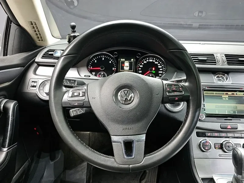 VW CC 2.0 TDI 4Motion, снимка 13 - Автомобили и джипове - 54303469