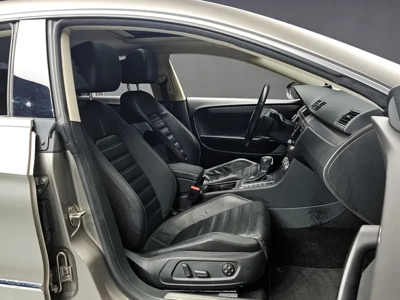 VW CC 2.0 TDI 4Motion, снимка 10 - Автомобили и джипове - 54303469