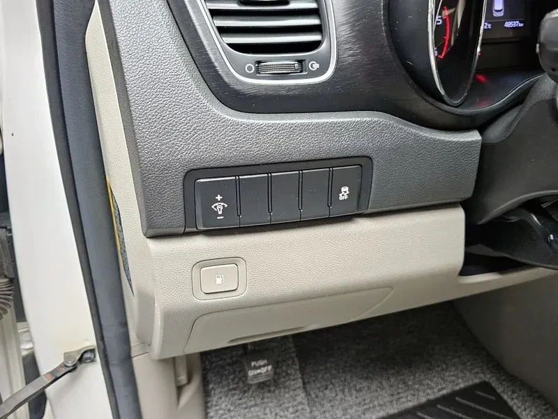 Kia Carnival 4th Gen 9-Seater Luxury, снимка 15 - Автомобили и джипове - 55172425