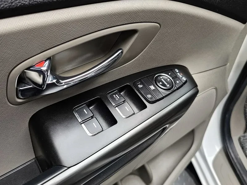 Kia Carnival 4th Gen 9-Seater Luxury, снимка 16 - Автомобили и джипове - 55172425