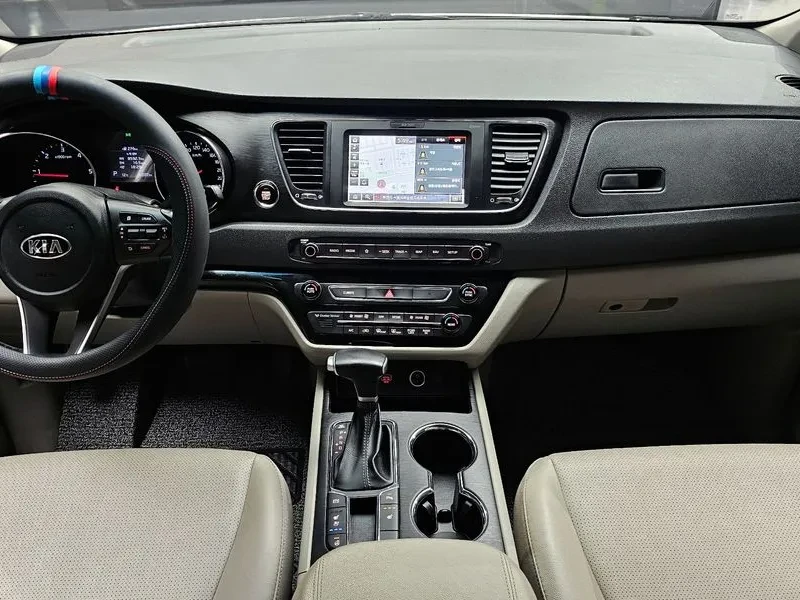 Kia Carnival 4th Gen 9-Seater Luxury, снимка 6 - Автомобили и джипове - 55172425