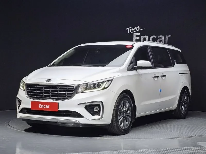 Kia Carnival 4th Gen 9-Seater Luxury