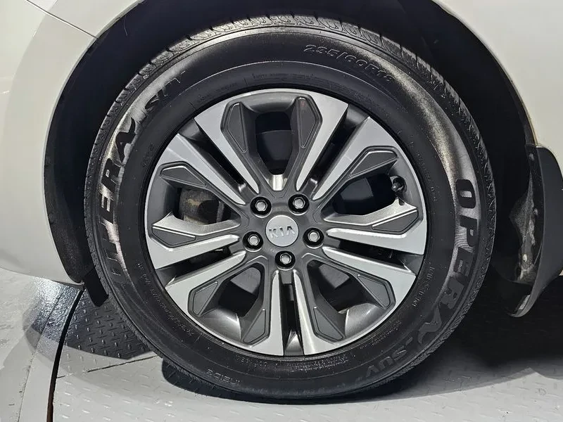 Kia Carnival 4th Gen 9-Seater Luxury, снимка 4 - Автомобили и джипове - 55172425