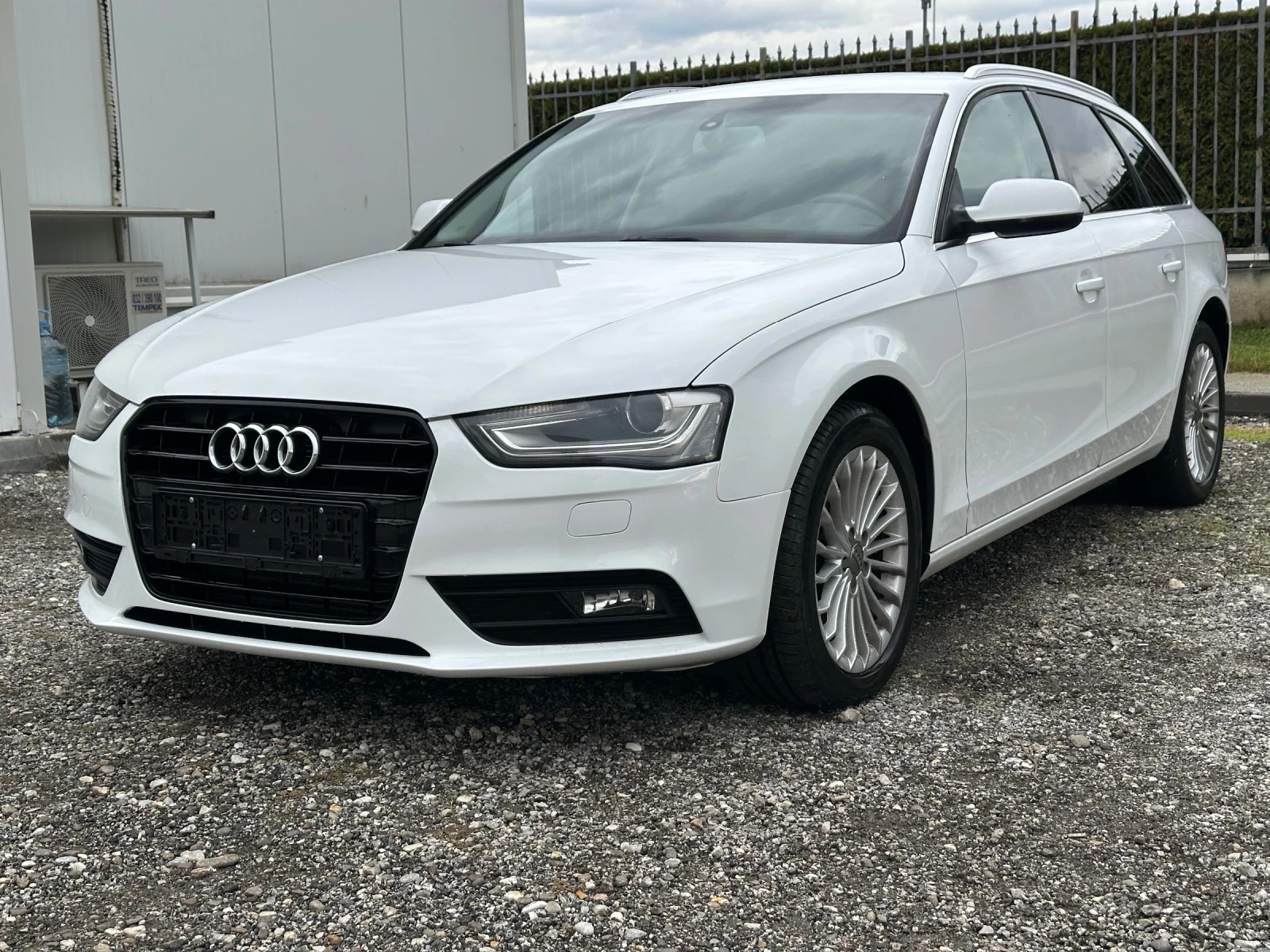 Audi A4 2.0 TDI 177HP Advanced FACELIFT , снимка 1