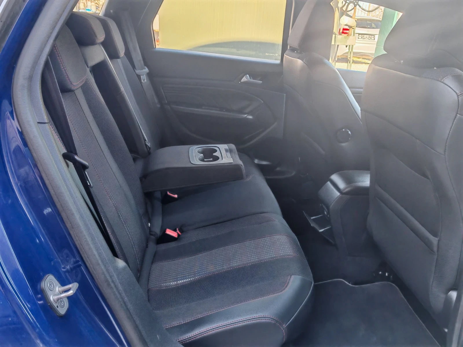 Peugeot 308 GTline, 1.5HDI-130к.с., АВТОМАТ-8скорости, ЕВРО-6D | Mobile.bg — изображение 13