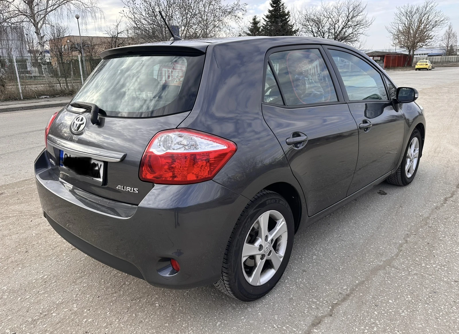 Toyota Auris 1.33 VVT-i - изображение 4