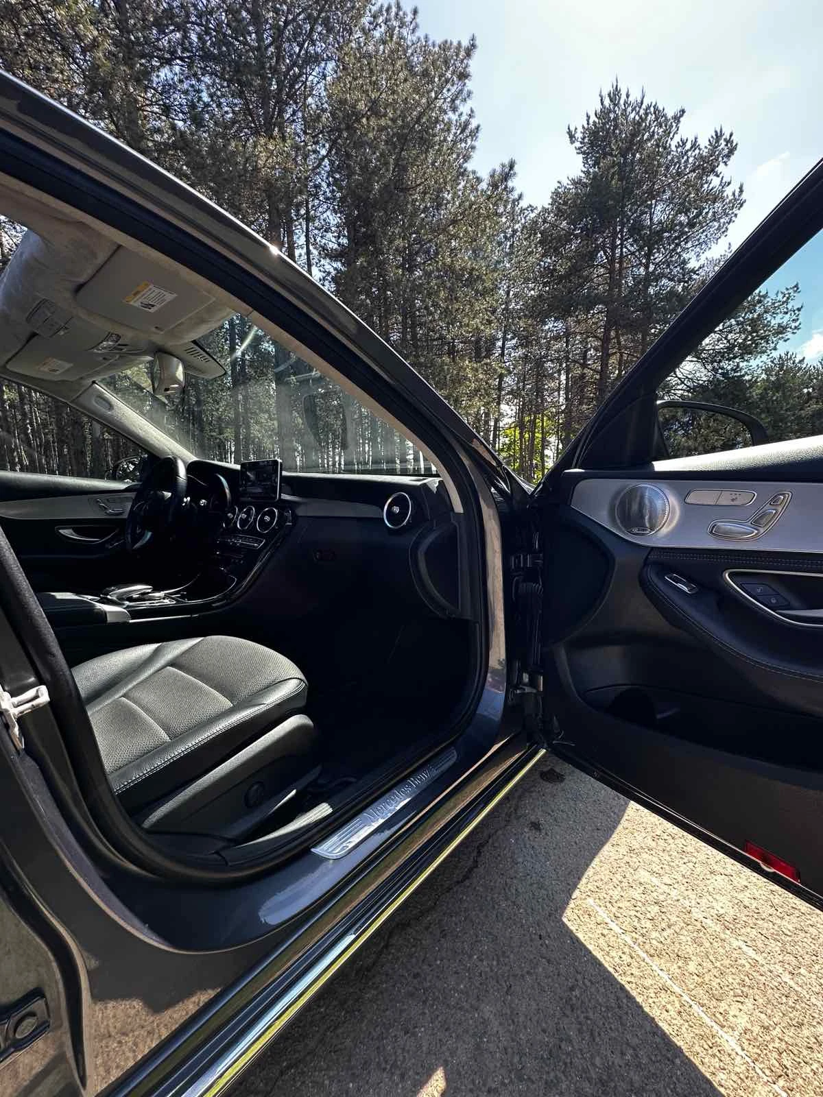 Mercedes-Benz C 300 4MATIC* Burmester* Keyless* Камера* Панорама* Подг - изображение 9