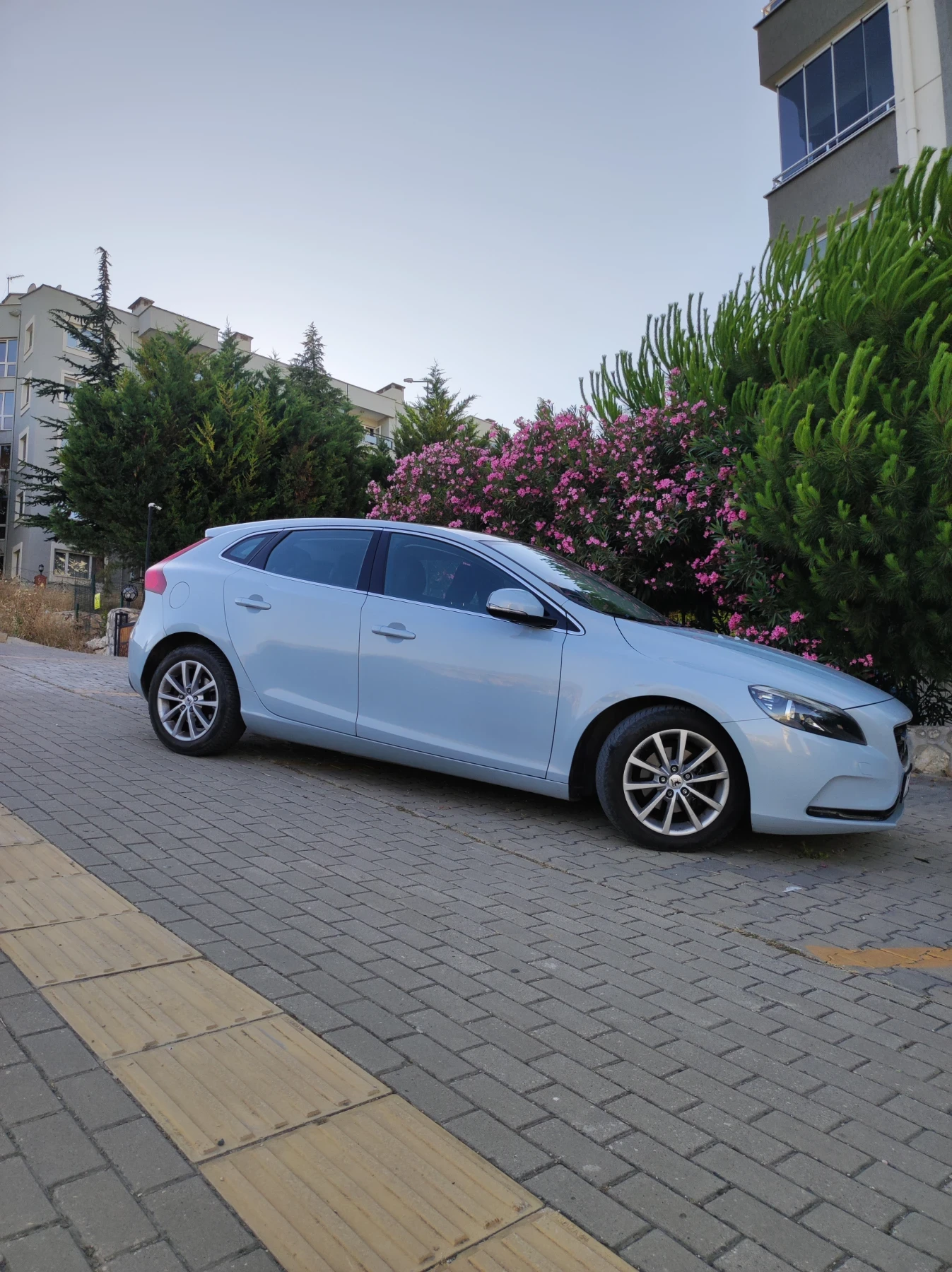 Volvo V40 Volvo V40 2014 1.6 D2 115 HP - изображение 2