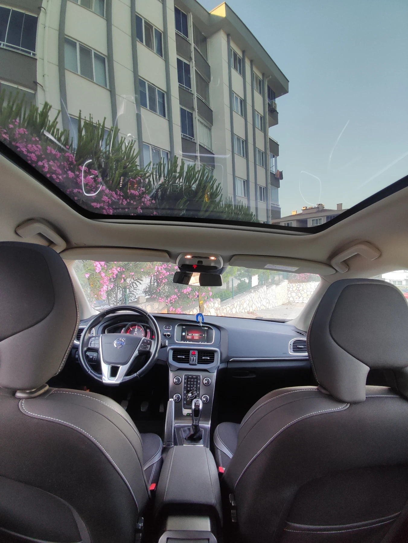 Volvo V40 Volvo V40 2014 1.6 D2 115 HP - изображение 9