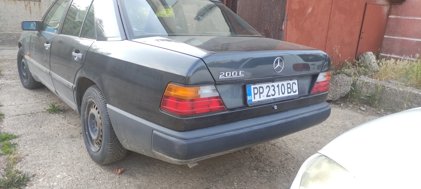 Mercedes-Benz E 200  - изображение 2