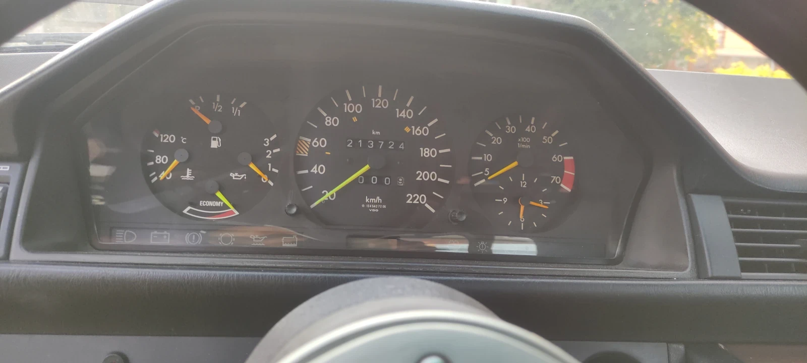 Mercedes-Benz E 200  - изображение 7