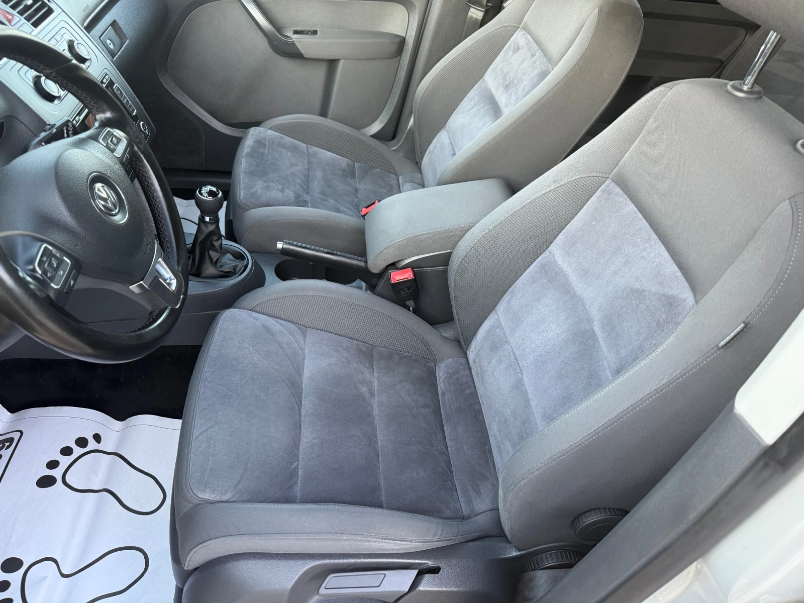 VW Touran 2.0 TDI 7-МЕСТЕН - изображение 10