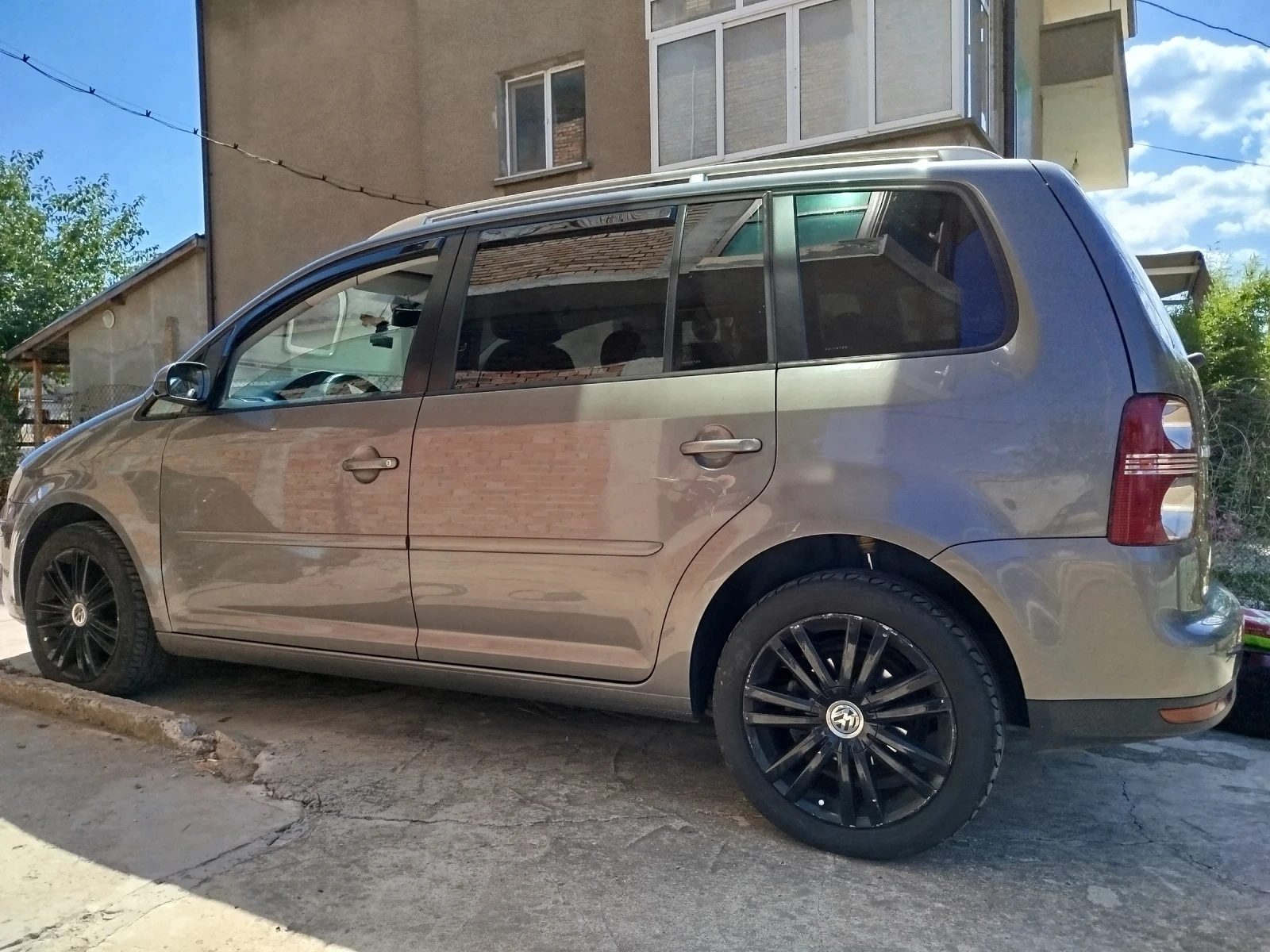 VW Touran  - изображение 7