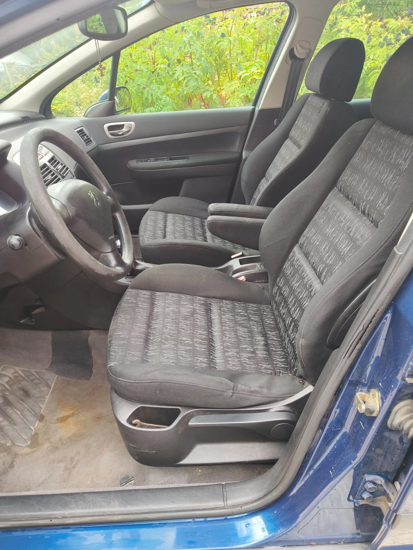 Peugeot 307 2.0 HDI - изображение 8