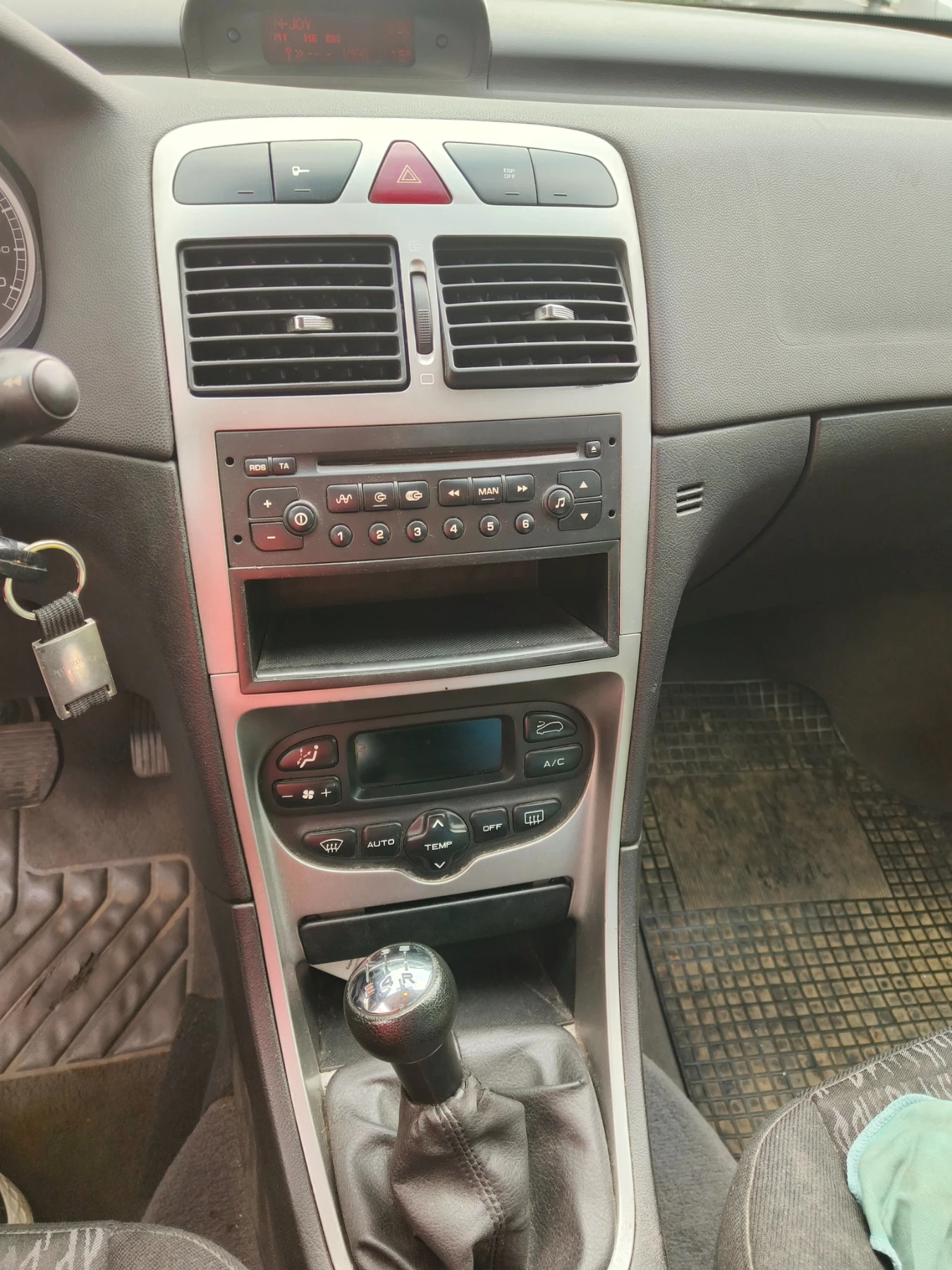 Peugeot 307 2.0 HDI - изображение 7