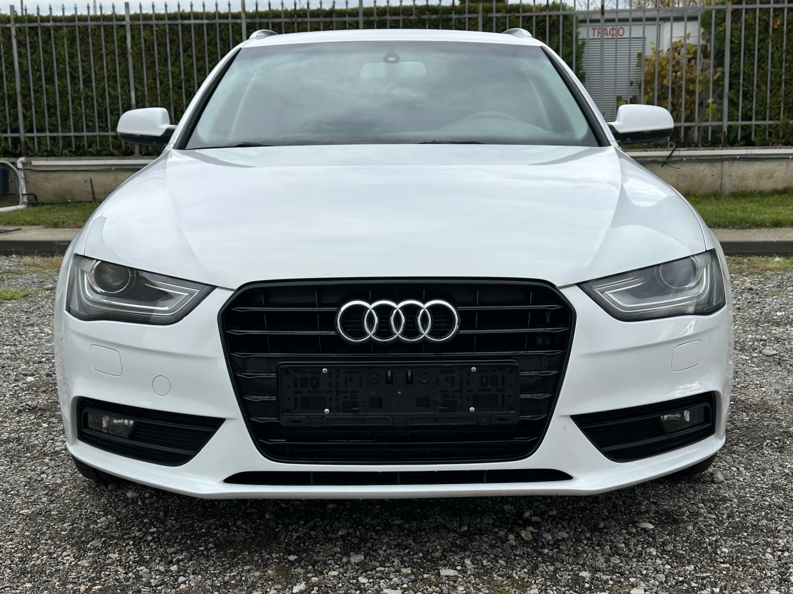 Audi A4 2.0 TDI 177HP Advanced FACELIFT  - изображение 2