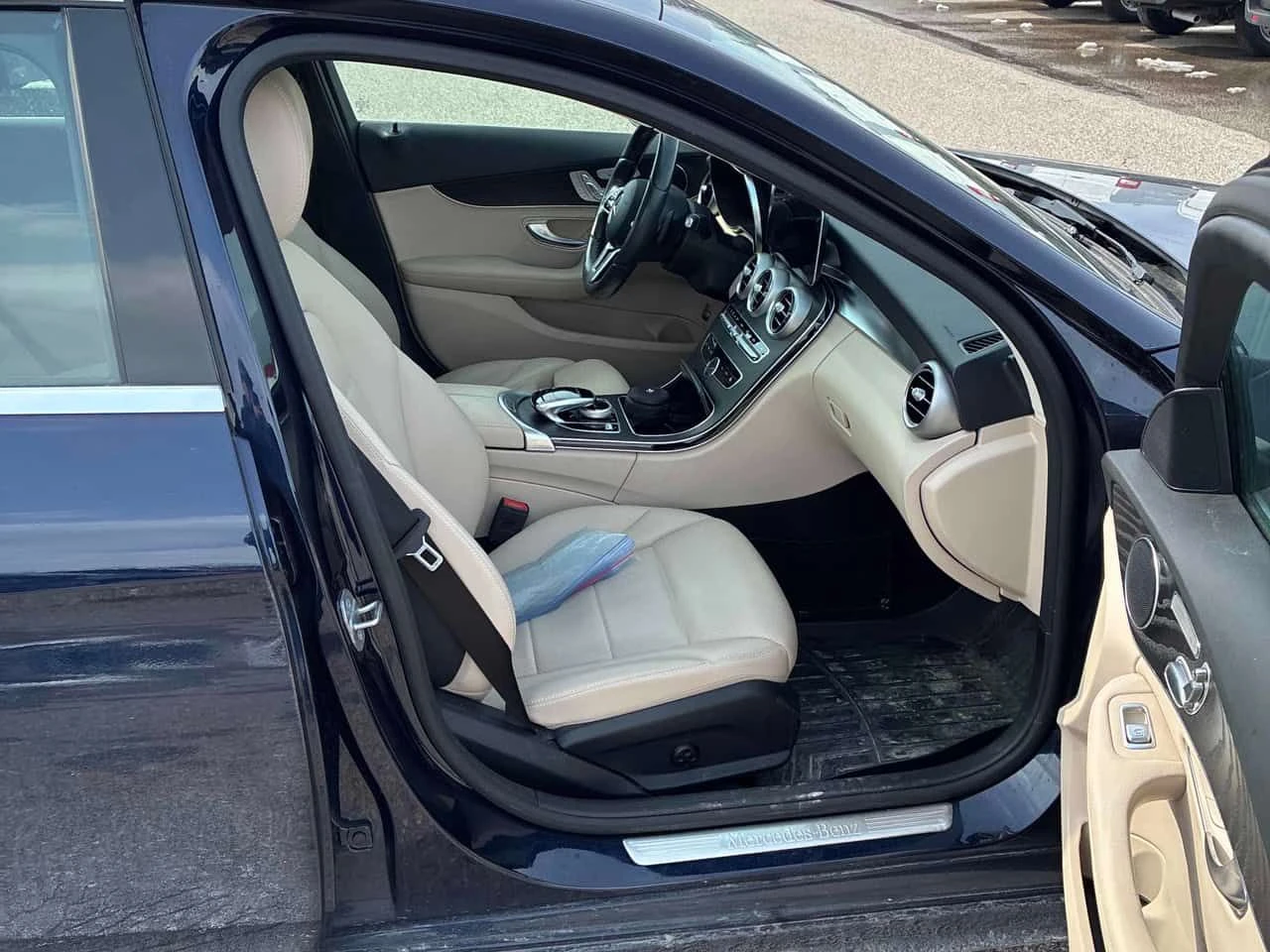 Mercedes-Benz C 300 * CARFAX * ДИСТРОНИК* ПОДГРЕВ*  - изображение 10