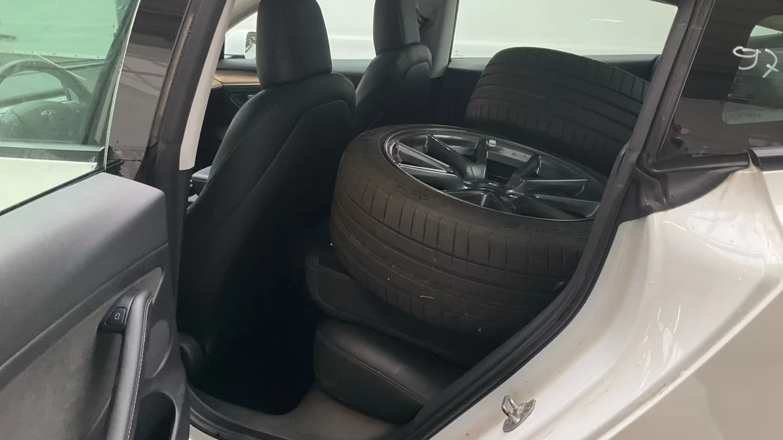 Tesla Model 3 CAM/325hp/60kWh/TERMOPUMP/NAVI/LED/268z, снимка 10 - Автомобили и джипове - 54108014