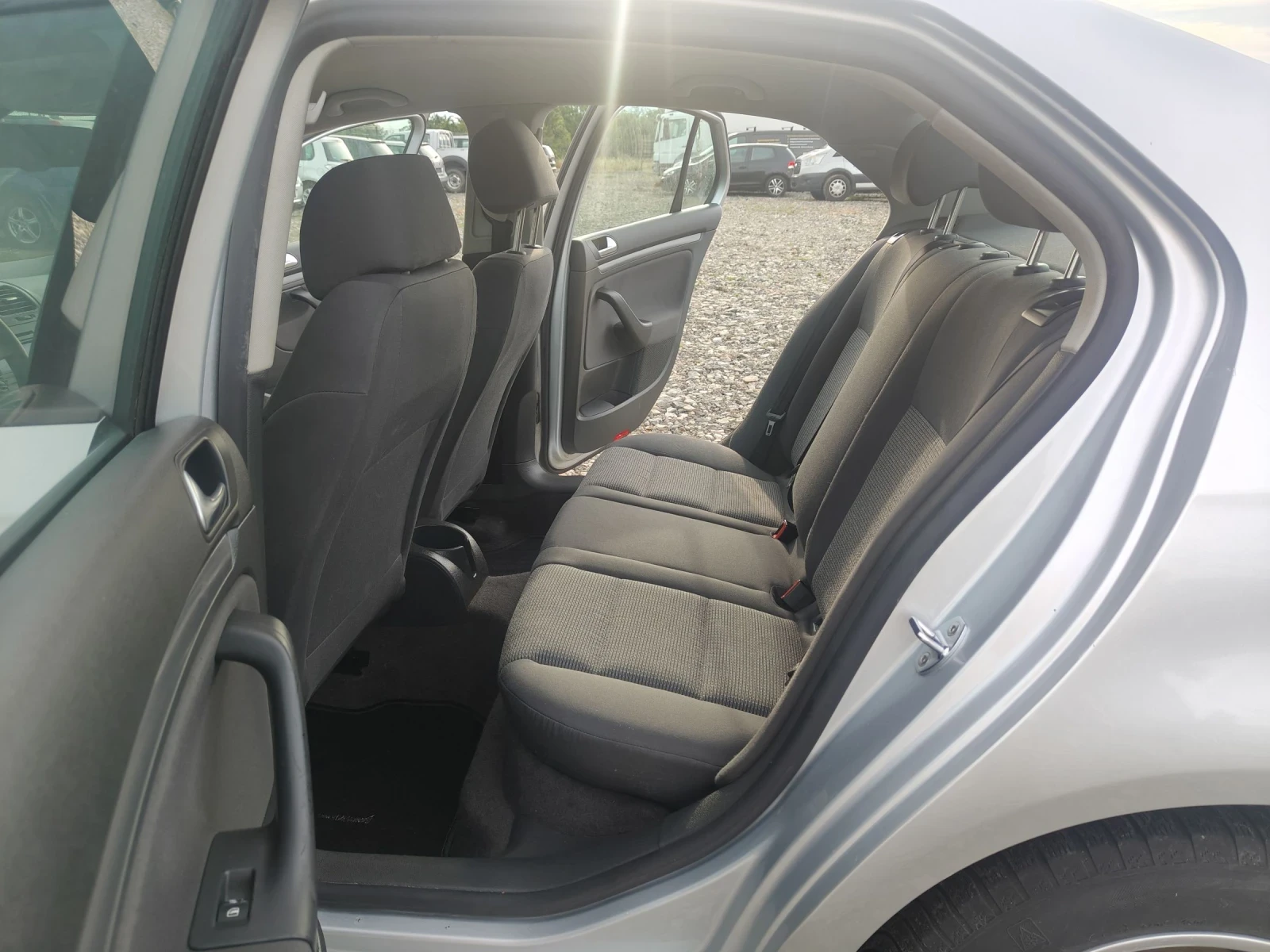 VW Jetta 1.6 i 102 | Mobile.bg � ����������� 15