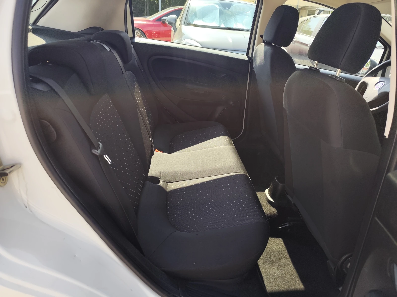Fiat Punto GRANDE* DYNAMIC* 1.2i* КLIMA* ТОП-УНИКАТ, снимка 11 - Автомобили и джипове - 55661278