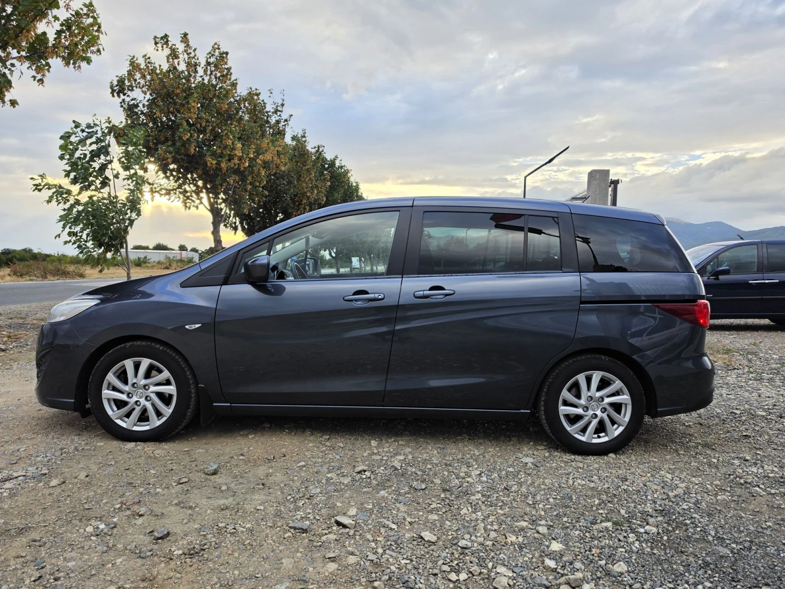 Mazda 5 1.6 HDI, снимка 3 - Автомобили и джипове - 56183443