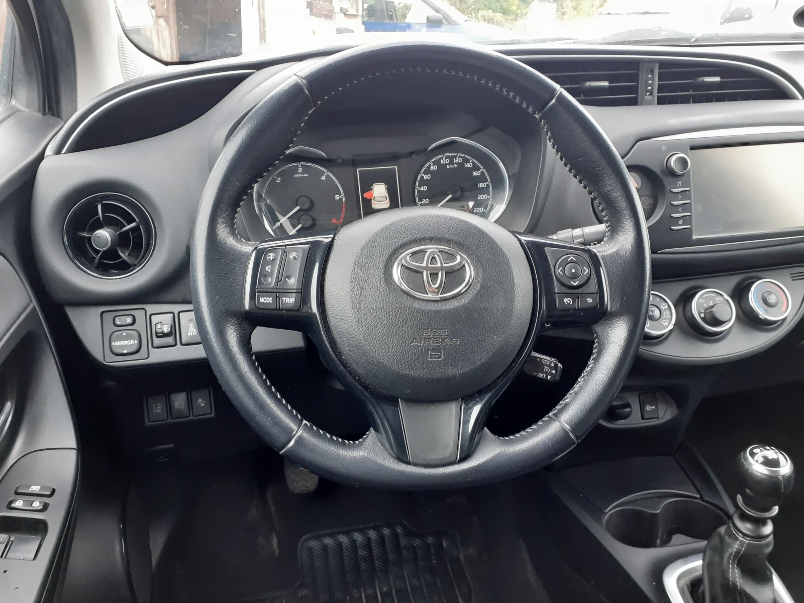 Toyota Yaris, снимка 7 - Автомобили и джипове - 56357986