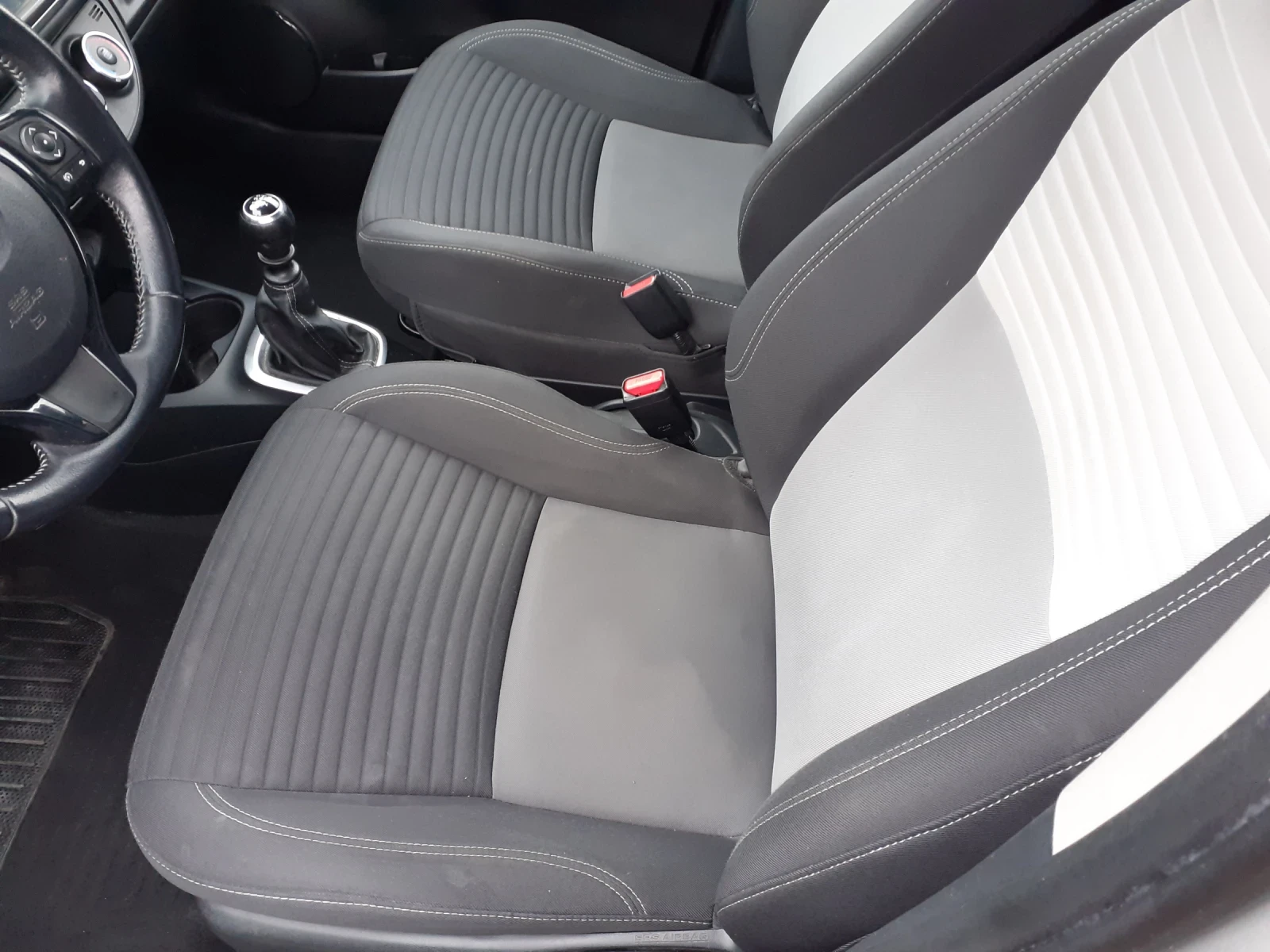 Toyota Yaris, снимка 6 - Автомобили и джипове - 56357986
