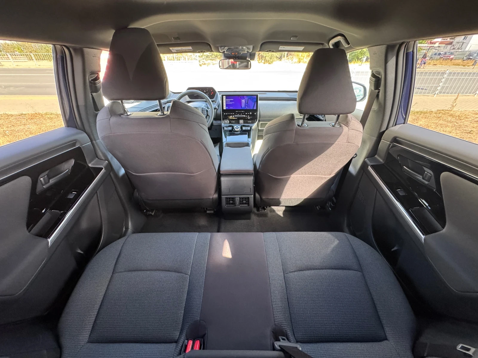 Toyota bZ4X 4X4!!!ELEKTRIC DRIVE/3000��!! | Mobile.bg � ����������� 9