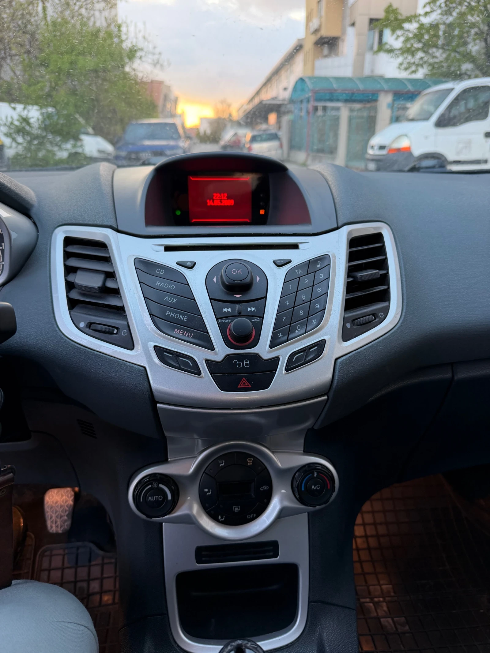 Ford Fiesta, снимка 8 - Автомобили и джипове - 56654093