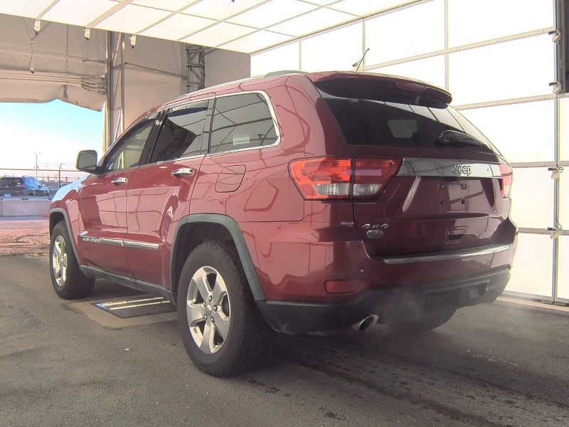 Jeep Grand cherokee Overland/ПОДГРЕВ/ОБДУХВАНЕ/NAVI/KEYLESS, снимка 4 - Автомобили и джипове - 48539792