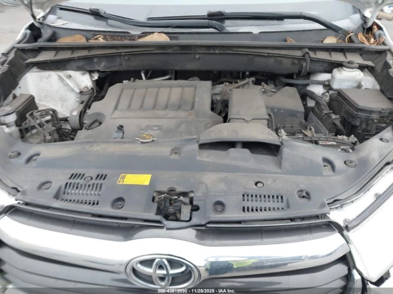 Toyota Highlander 3.5L V-6 DOHC, VVT, 270HP All Wheel Drive, снимка 15 - Автомобили и джипове - 53042585