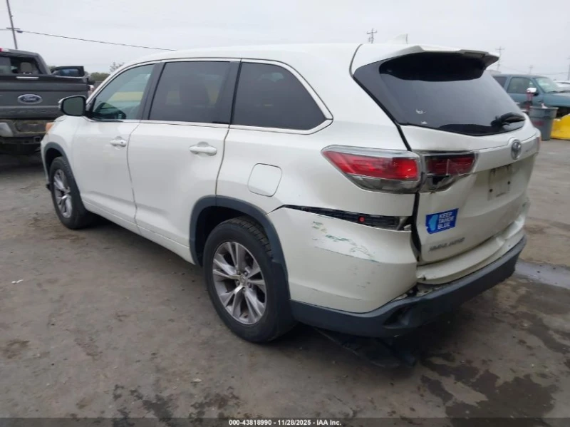Toyota Highlander 3.5L V-6 DOHC, VVT, 270HP All Wheel Drive, снимка 8 - Автомобили и джипове - 53042585